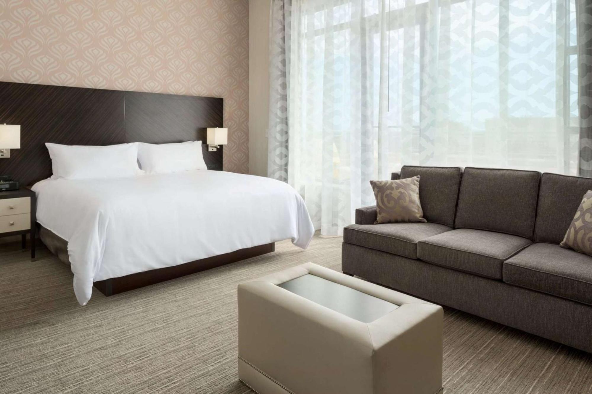 Embassy Suites Louisville Downtown Eksteriør bilde