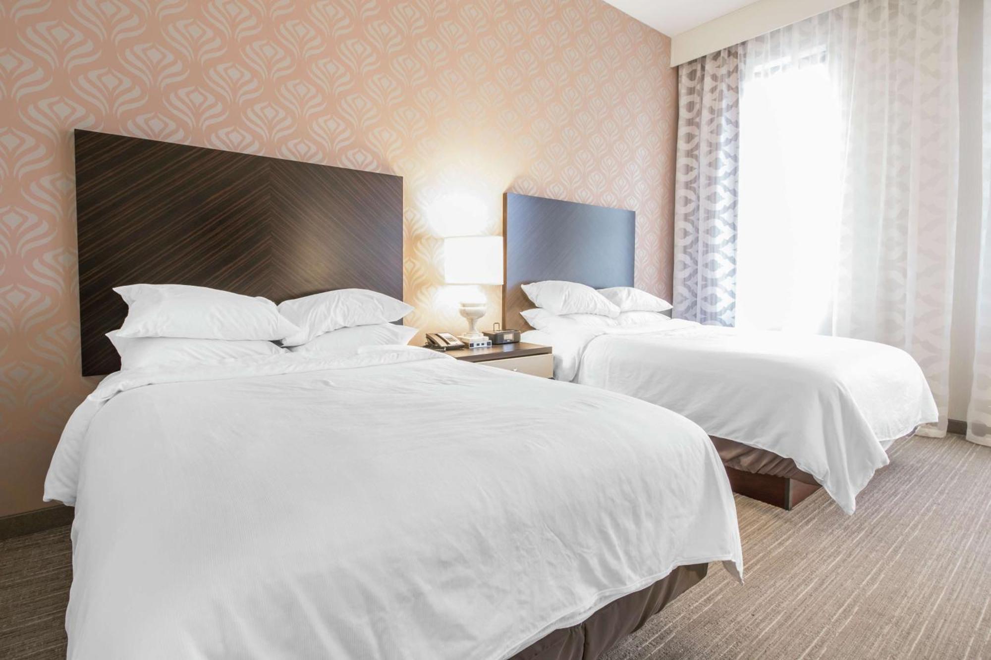 Embassy Suites Louisville Downtown Eksteriør bilde