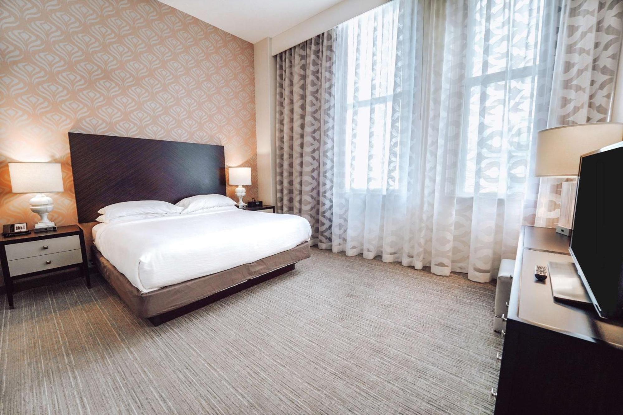 Embassy Suites Louisville Downtown Eksteriør bilde