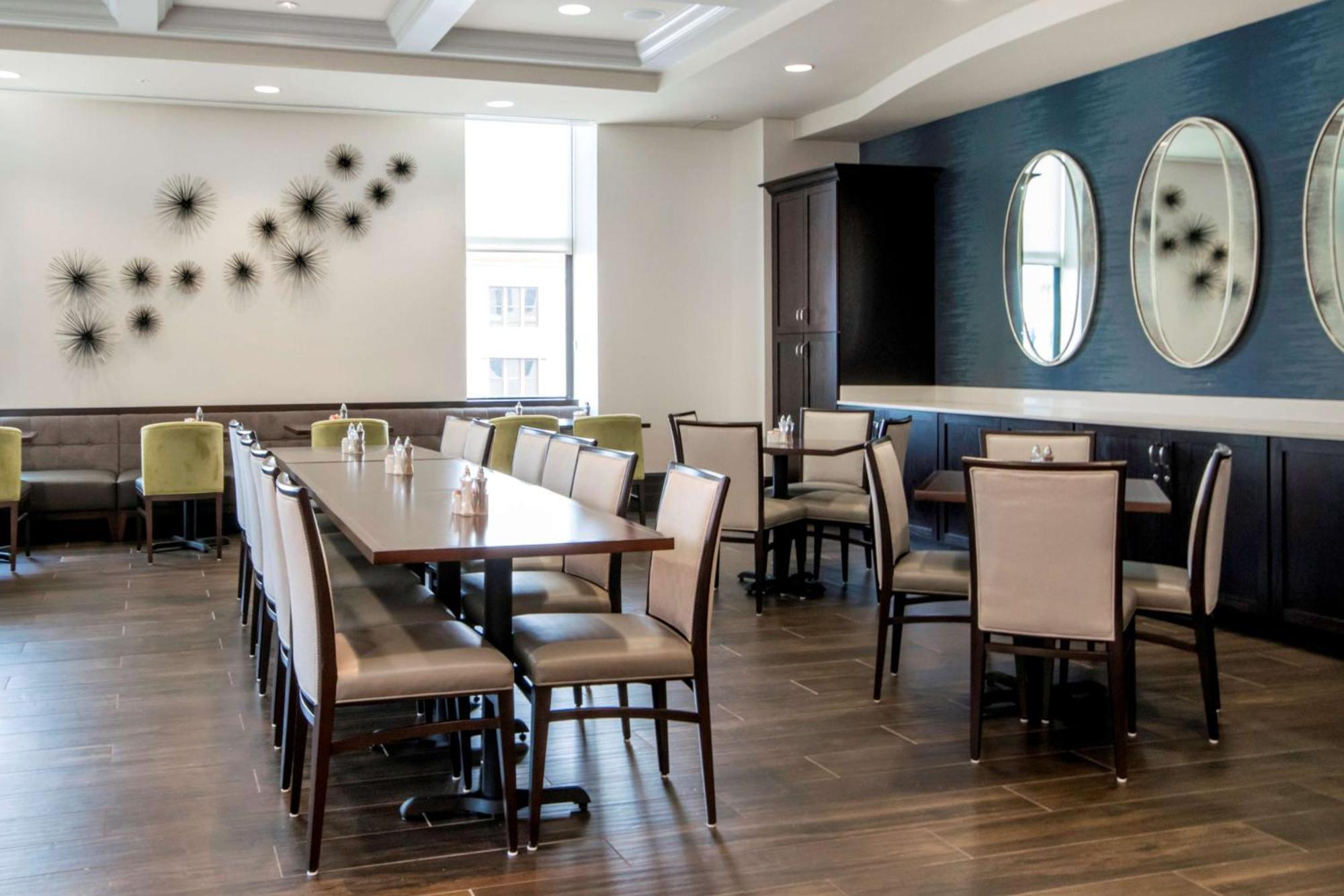 Embassy Suites Louisville Downtown Eksteriør bilde