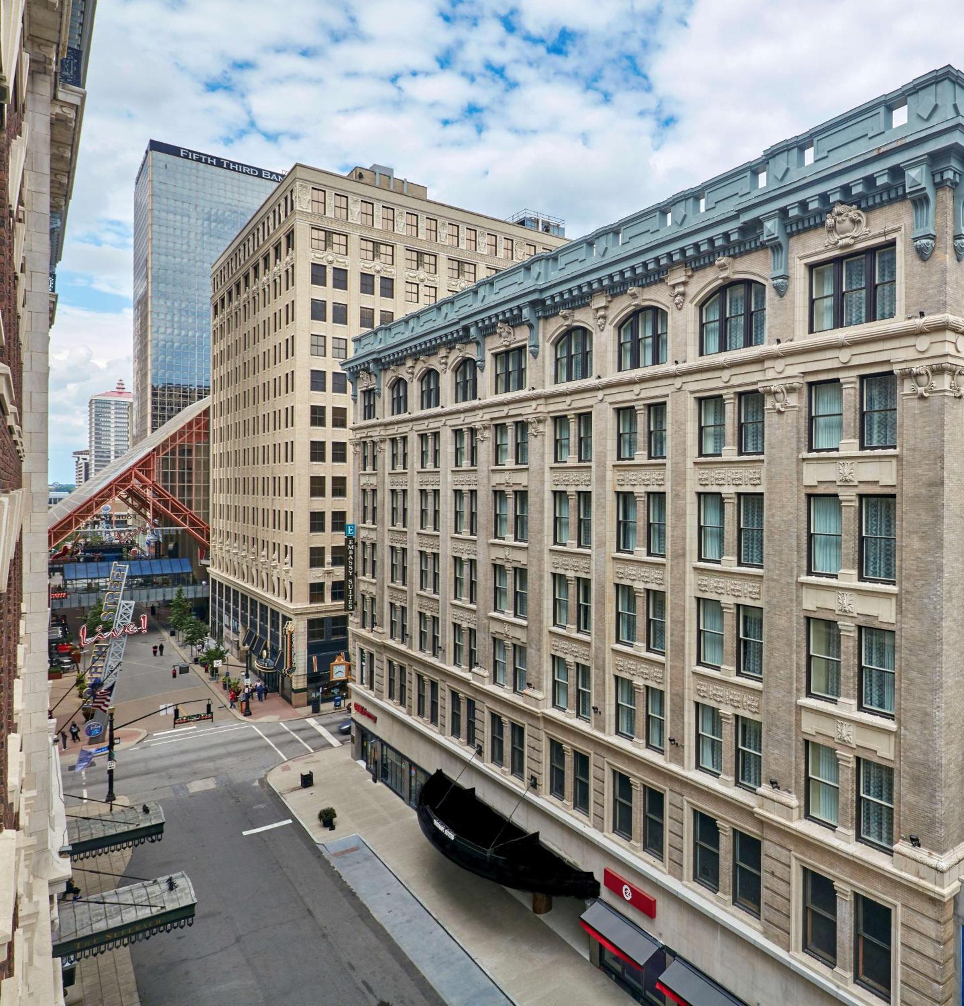 Embassy Suites Louisville Downtown Eksteriør bilde