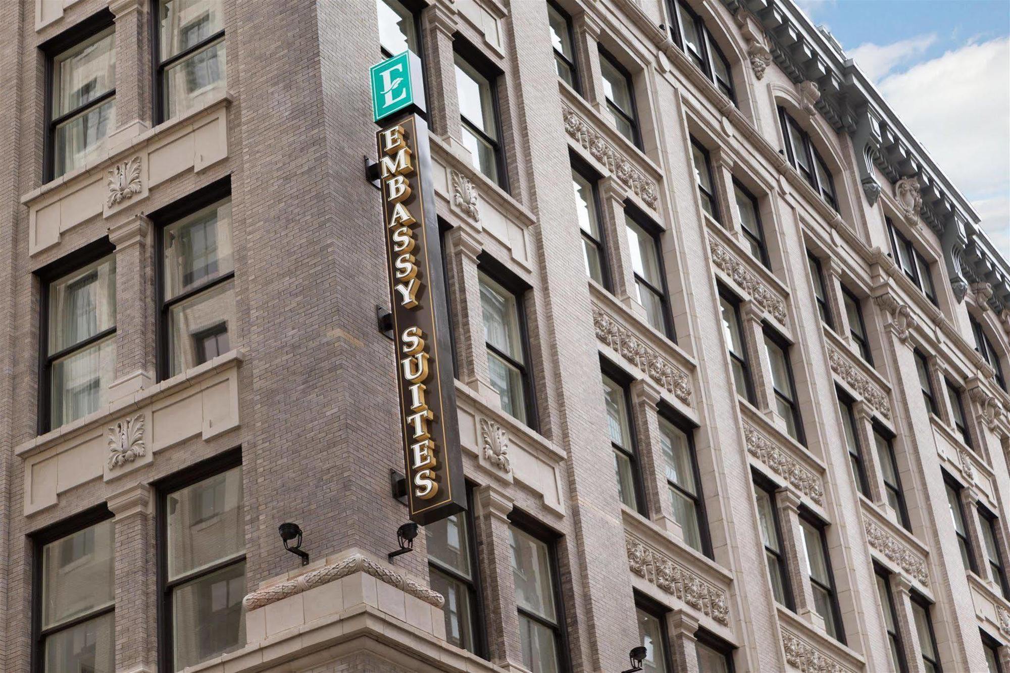 Embassy Suites Louisville Downtown Eksteriør bilde